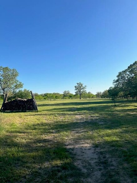 6739 Taylorsville Rd, Dale, TX 78616