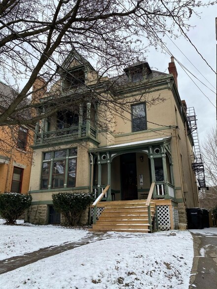 2140 Sinton Ave, Cincinnati, OH 45206