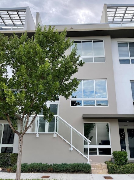6650 NW 104th Path, Medley, FL 33178