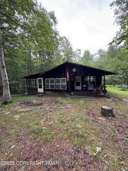 5198 Arrowhead Ln, East Stroudsburg, PA 18302