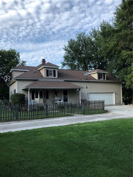 4881 Walnut St, Coatesville, IN 46121