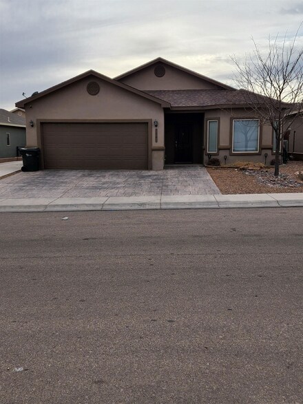 1821 Denise, Carlsbad, NM 88220