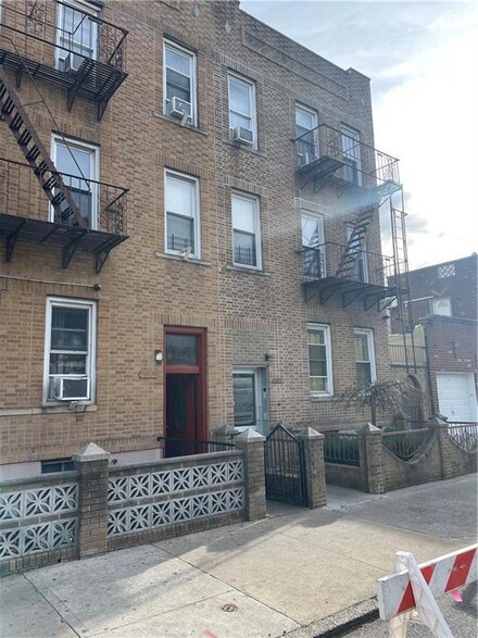 7611 17th Ave, Brooklyn, NY 11214