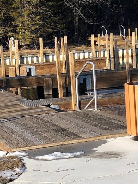 6510 Admirals Point Dr, Alanson, MI 49706