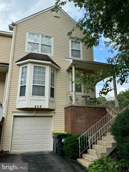 428 Woodstock Ln, Wilmington, DE 19808