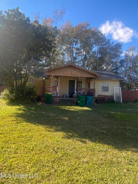 8305 Sherbrook St, Moss Point, MS 39562