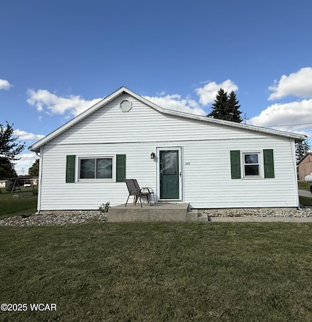 202 W Mulberry St, Waynesfield, OH 45896