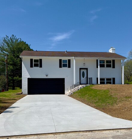 5655 Anderson Rd, Newburgh, IN 47630