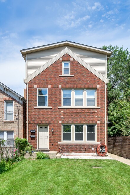 2004 W 23rd St, Chicago, IL 60608