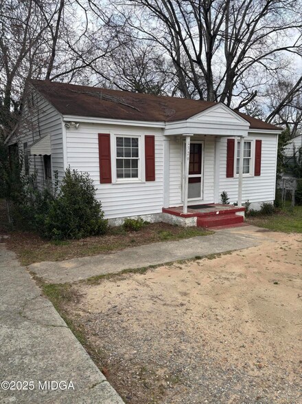 1329 Triple Hill Dr, Macon, GA 31206