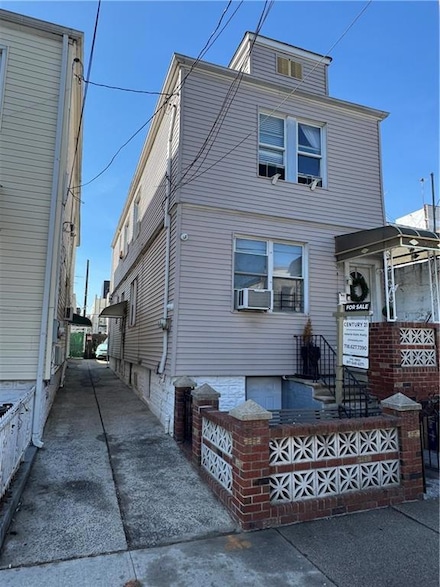 2114 W 10th St, Brooklyn, NY 11223