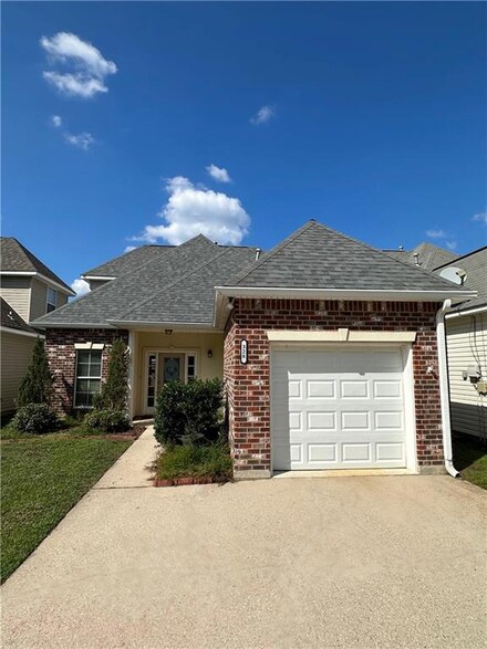 328 Lismore Ln, Covington, LA 70433