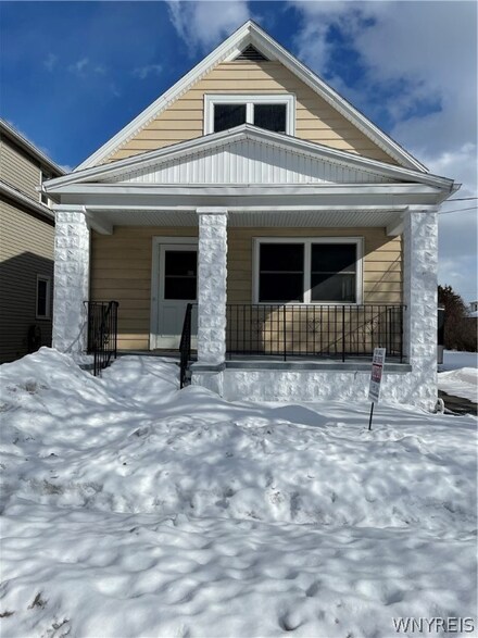65 Reo Ave, Buffalo, NY 14211