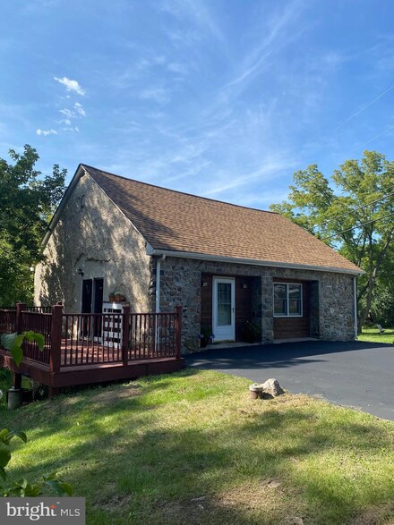 1312 Manatawny Rd, Boyertown, PA 19512