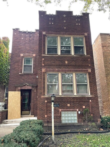 8030 S Langley Ave, Chicago, IL 60619