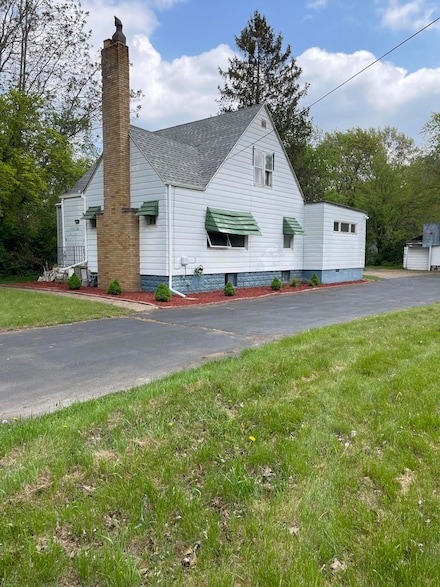 1549 Broadway, Benton Harbor, MI 49022