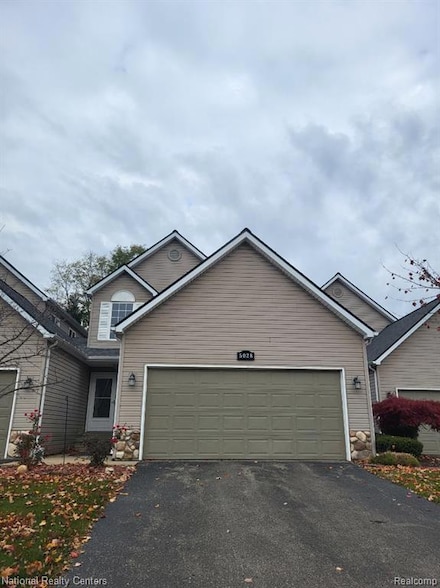 5028 Clintonville Pines Dr Unit C16, Clarkston, MI 48346
