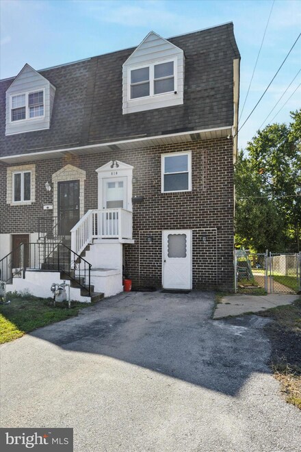 820 School Ln, Folcroft, PA 19032