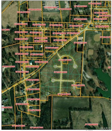 32 W State St, Pocahontas, IL 62275