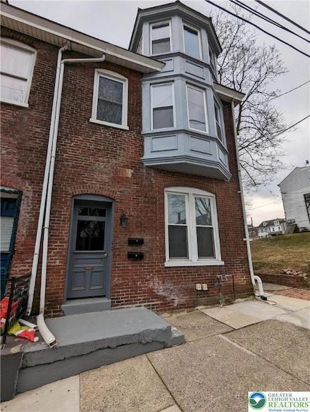 136 S 8th St Unit 2nd Floor, Easton, PA 18042