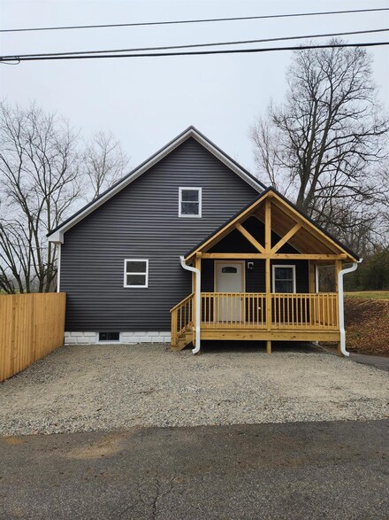 108 S Monroe St, Versailles, IN 47042
