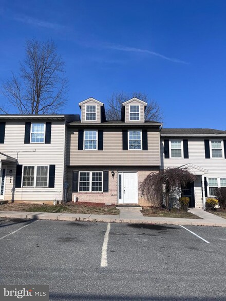 4494 Scotland Main St, Chambersburg, PA 17202