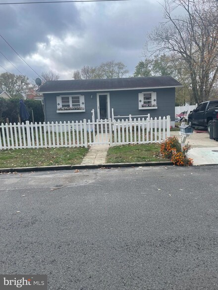 220 Arizona Ave, Villas, NJ 08251