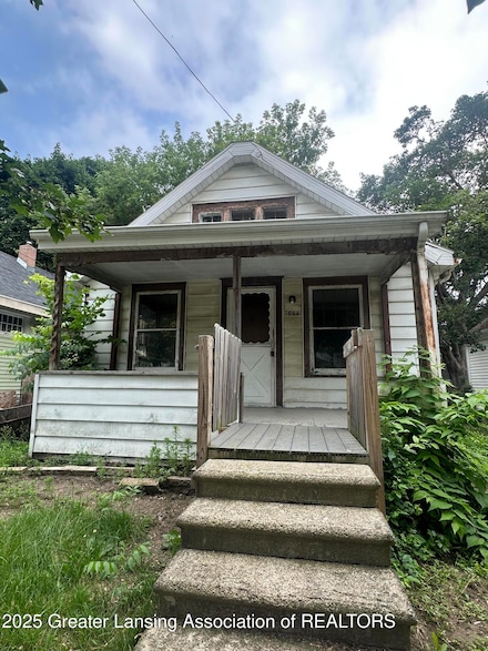 1004 Mccullough St, Lansing, MI 48912