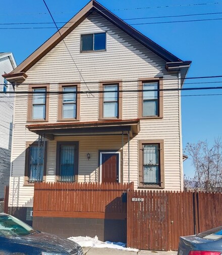 910 Page St, Mc Kees Rocks, PA 15136