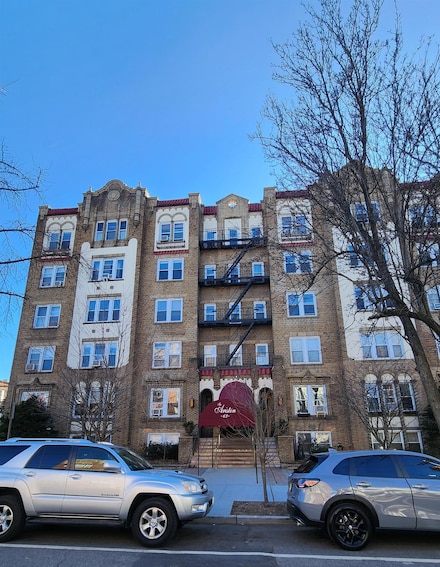 63 Sherman Place Unit C4, Jersey City, NJ 07307