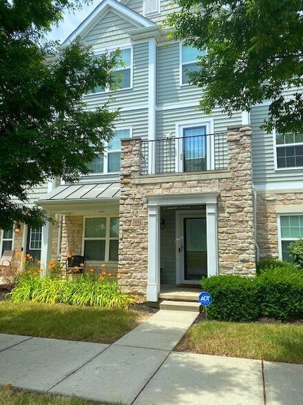 5892 Passage Creek Dr, Dublin, OH 43016