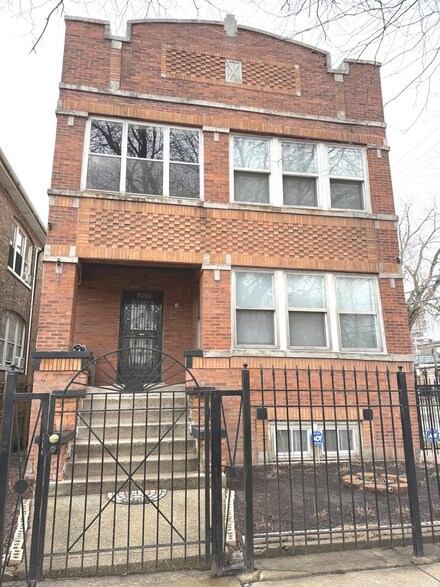 7043 S Artesian Ave, Chicago, IL 60629