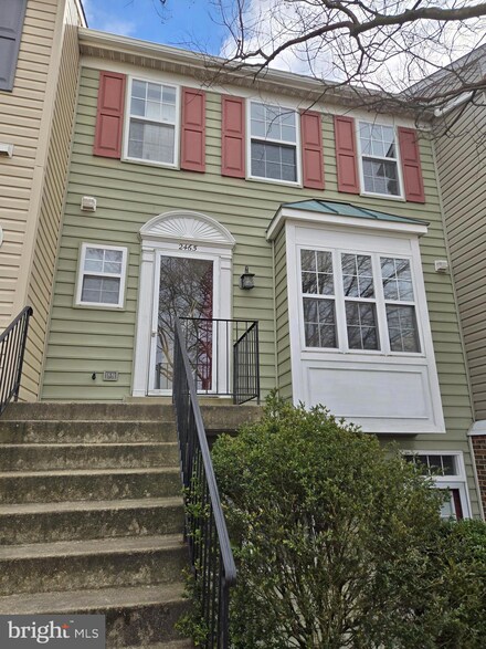 2465 Wentworth Dr, Crofton, MD 21114