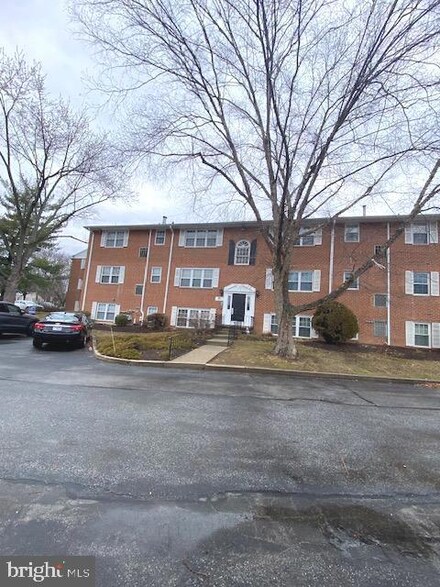 804 South Ave Unit D4, Secane, PA 19018