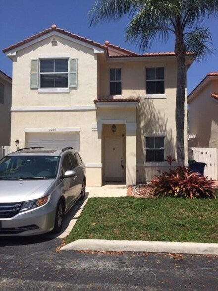 11225 Quiet Water Way, Hollywood, FL 33026