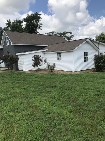 290 E Cemetery St, Pulaski, TN 38478
