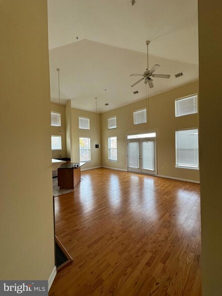 9490 Virginia Center Blvd Unit 425, Vienna, VA 22181
