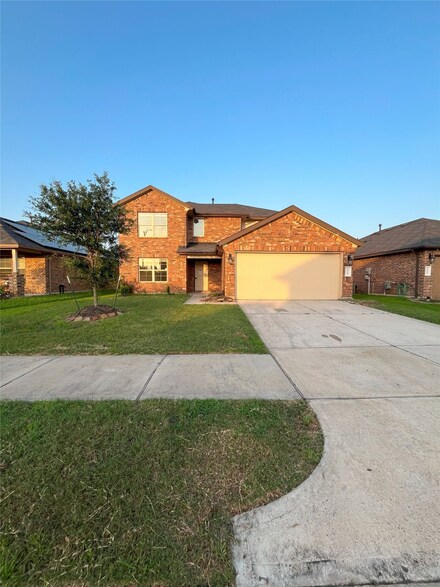 2915 Vales Point Dr, Fresno, TX 77545