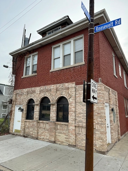 4919 W Roosevelt Rd, Chicago, IL 60804