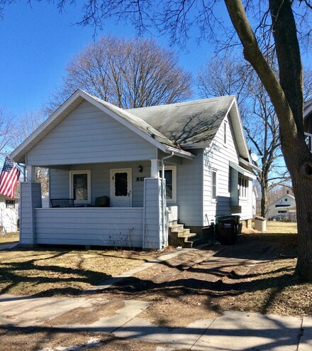 812 Clark St, Lansing, MI 48906