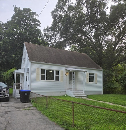 26 Glenwood Ave, Poughkeepsie, NY 12603
