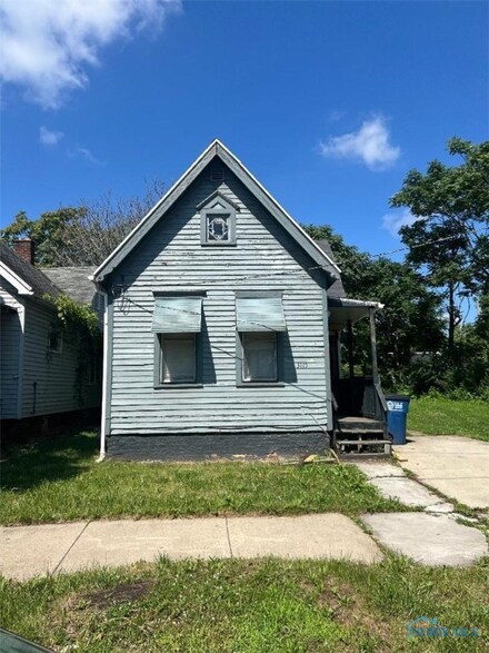 3115 Warsaw St, Toledo, OH 43608