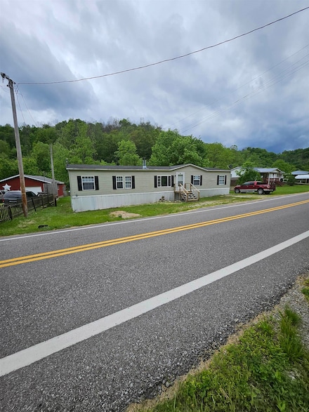 14962 Charleston Rd, Kenna, WV 25248