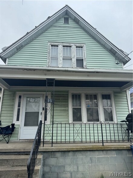 95 Keystone St, Buffalo, NY 14211
