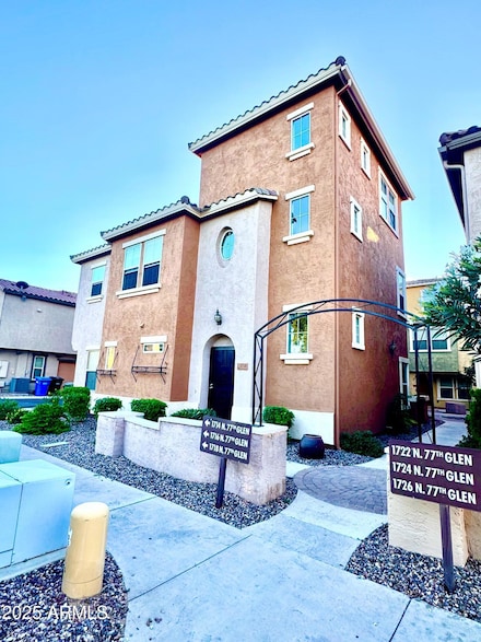 1718 N 77th Glen, Phoenix, AZ 85035