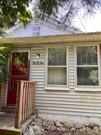 25 Chipaway Rd, East Freetown, MA 02717