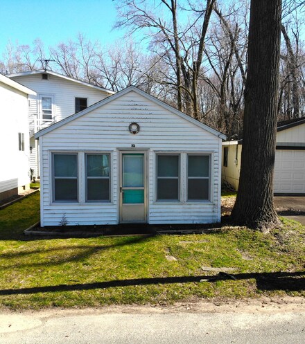 67388 Victory Shore Dr, Dowagiac, MI 49047