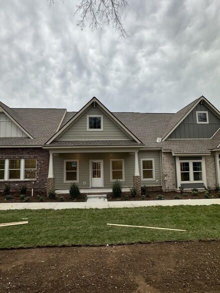 754 Coburg St, Gallatin, TN 37066