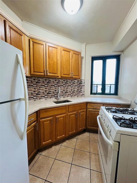 1560 Metropolitan Ave, Bronx, NY 10462