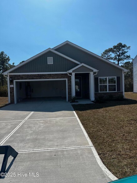 16 Umbrella Palm Dr, Hampstead, NC 28443